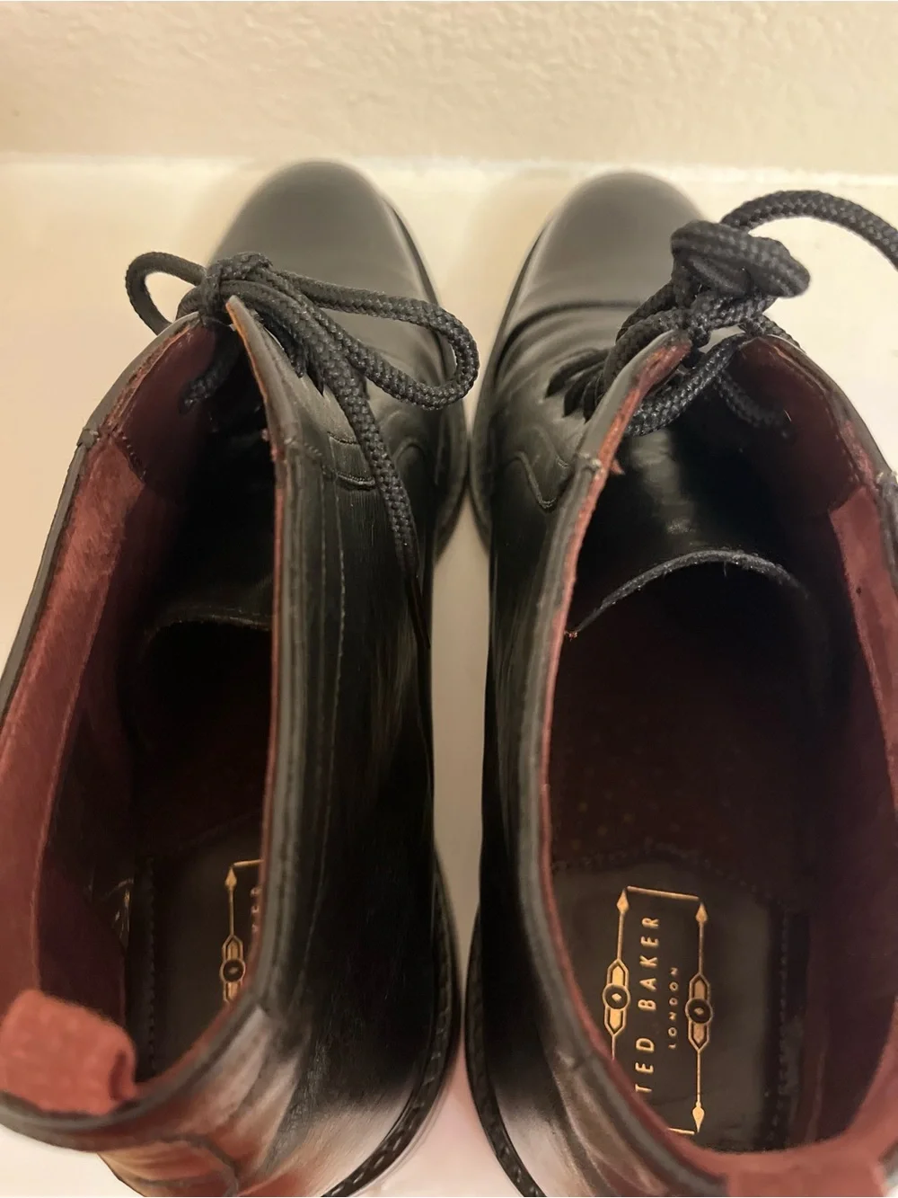 Ted Baker London Black Leather Chukka Boots with Stunning Sole - Size 9.5